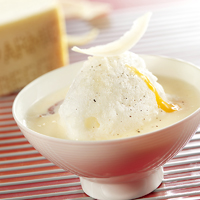 photo culinaire d'œufs a la neige au parmesan agence RPCA